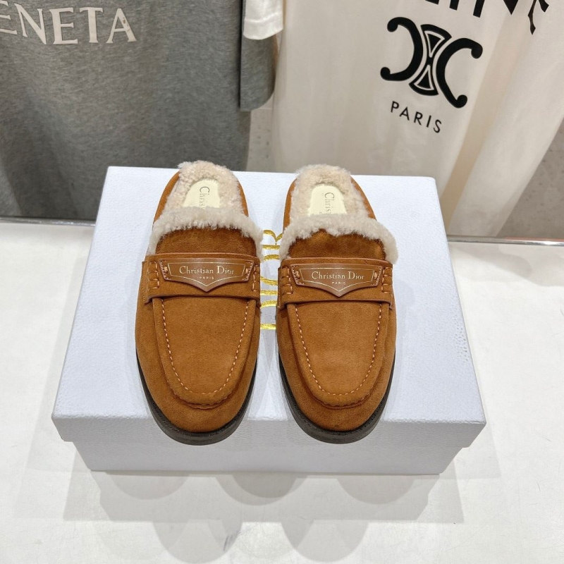 ch**an D*or slippers